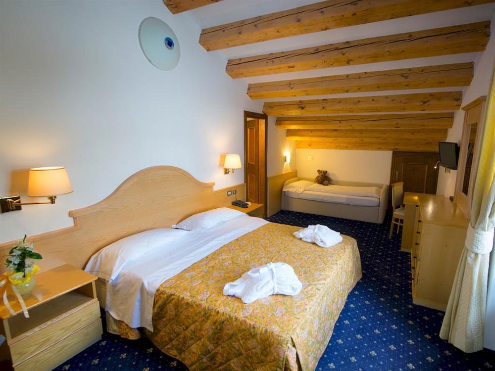 Hotel Monzoni - Passo San Pellegrino